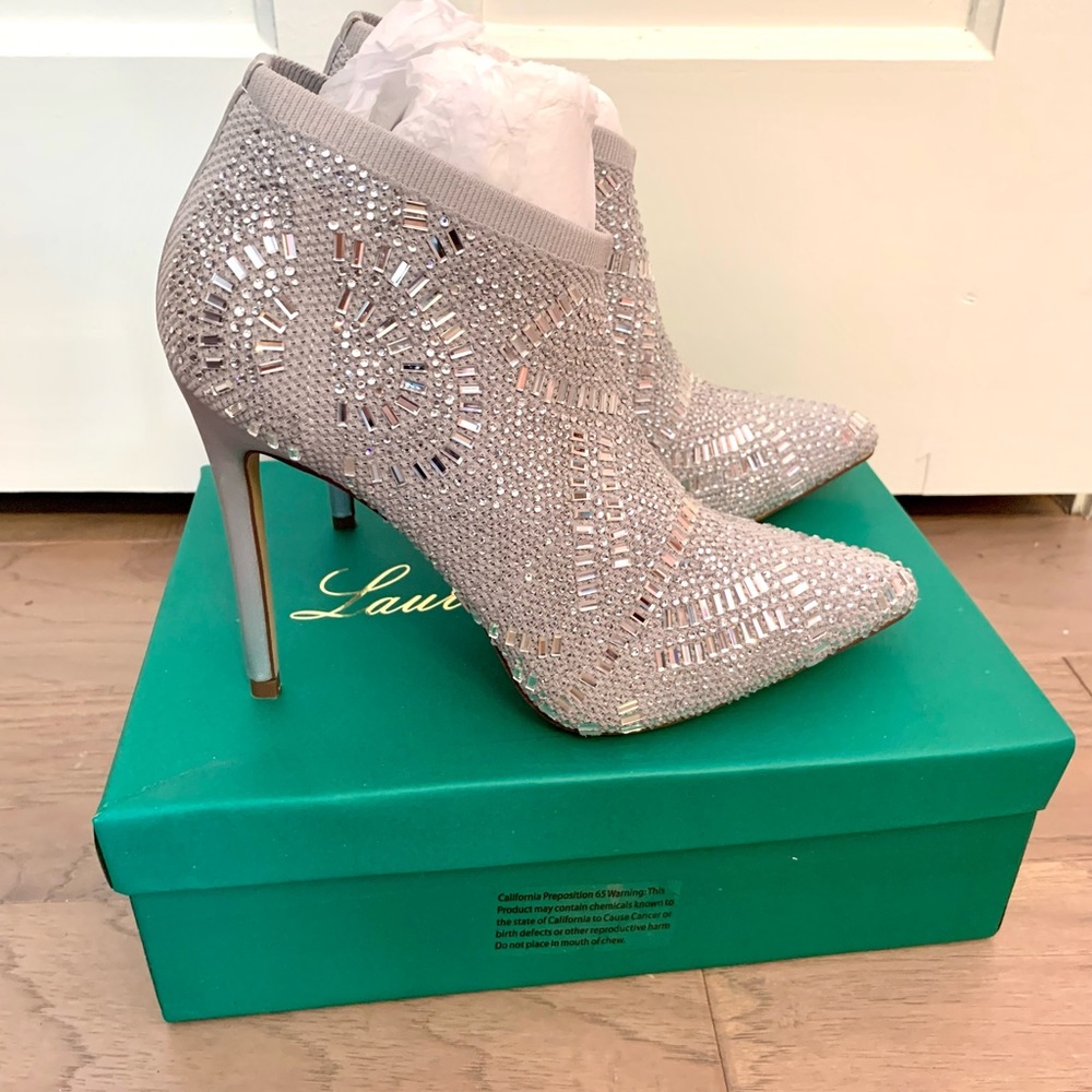 NEW Lauren Lorraine Women’s Sarah Silver Bootie…Size 7 1/2 absolutely gorgeous.